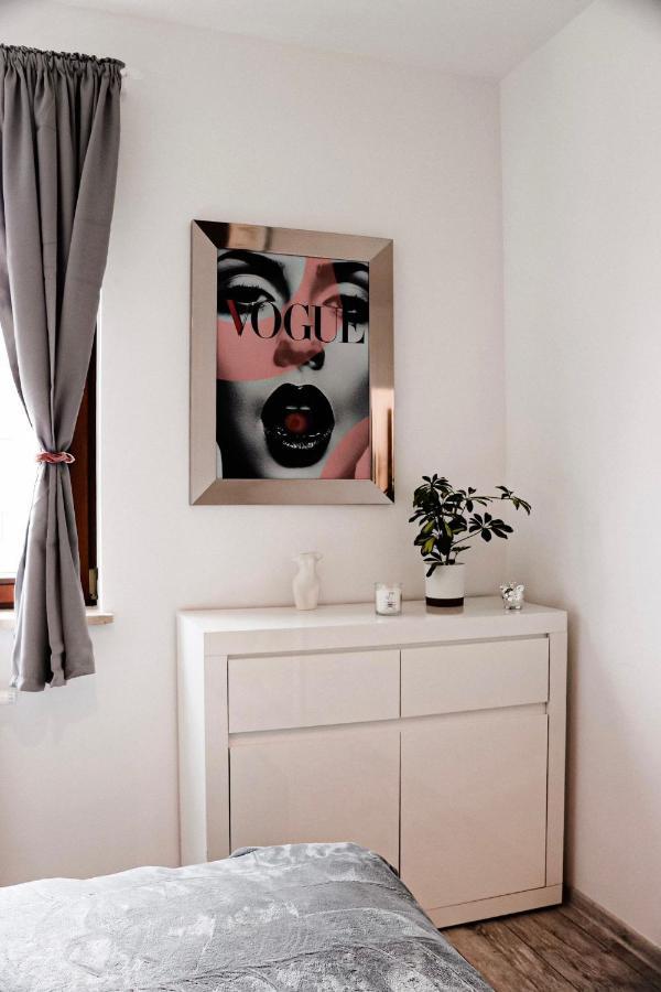 Lavender Hill Apartment กดัญสก์ ภายนอก รูปภาพ